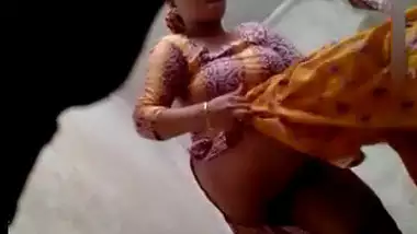 Desi Aunty Hiddenly Bath Capture