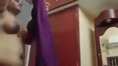 Tamil MILF aunty stayathome dressing video