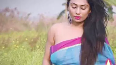 Desi cute bhabi nude hot photoshoot