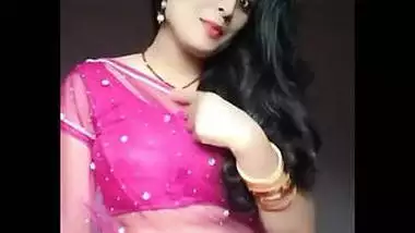 cute housewife bhabhi heena kumari exposing navel in transparent saree