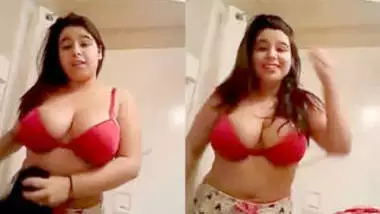 girl with big ass and big boobs changing