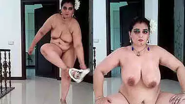 desi queen naked show