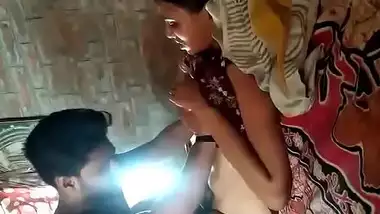 Marathi bhabhi aur naukar ne ghar par fuck masti ki