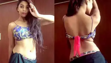 sexy desi babe dancing