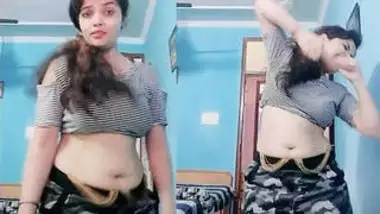 Bubbly navel babe anuradha chubby navel belly button show