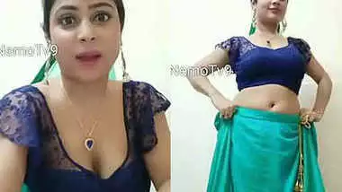 Priyanka last cleavage and navel video before marriage