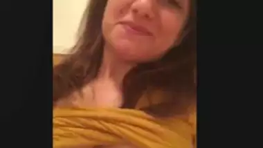 Beautiful Punjabi Bhabi Showing boobs and Pussy