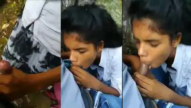 Desi hot school girl giving XXX bowjob to her bf in park