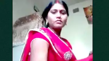 Desi village wife show her sexy boobs