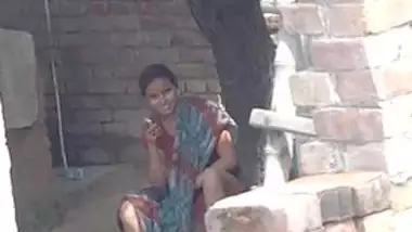 Desi Village Girl Showing Pussy to neighbor