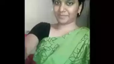 Sexy Desi Bhabhi Showing