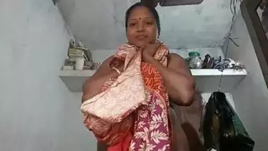 mallu aunty strip dress show boobs and pussy