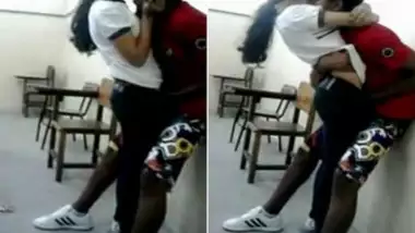 Boyfriend fingering Gf in classroom standing romance