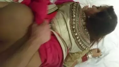 Desi Bhabhi in saree Quikie fuck supr hard fucking