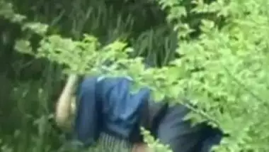 Outdoor sex of escaped couple in park