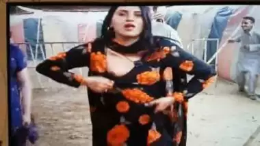 Sexy Pakistani Shemale Showing Boobs During Mujra