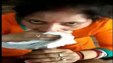 Sexy Gujarati Aunty Choking After Nice Blowjob