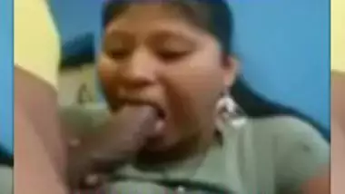 Deep throat sucking dick porn by Indian desi maid