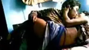 Teen virgin Delhi desi girl sucks and fuck Indian boyfriend