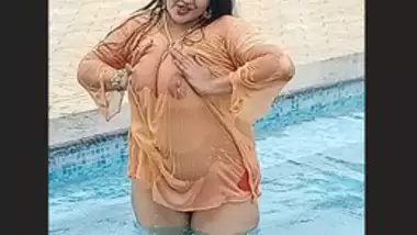 Kanchana Aunty Dancing on Song