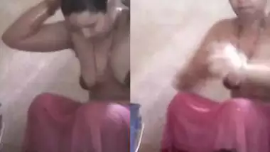 Sexy UP Bhabhi Bathing 3 Clips