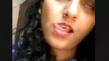 Beautiful Cute Paki Bhabi Showing Boobs On Video call