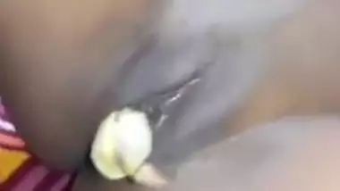 Horny Bhabhi Masturbating