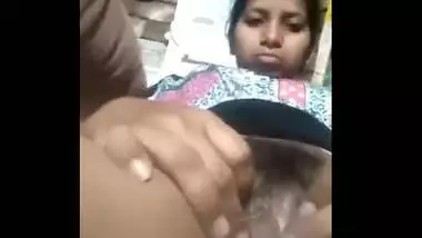 Desi cute collage girl show her pussy