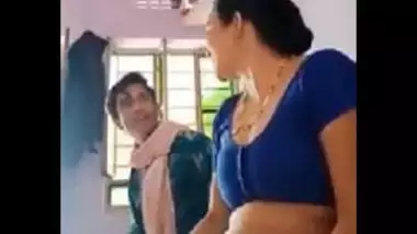 Desi village aunty big navel