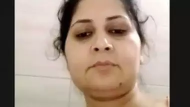 Bhabhi fingering