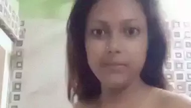 Bathroom selfie video of hot desi beauty