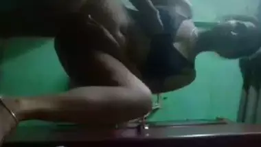 Desi village bhabi show boob and fingering pussy