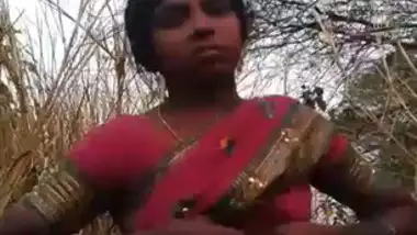 Village bhabi fucking in Jungle