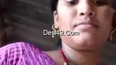 Married Indian woman finds a place to masturbate excited pussy