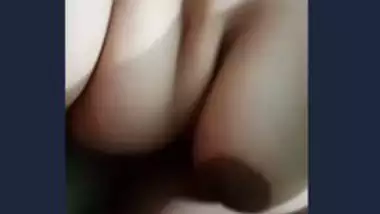 Delhi couple blowjob and strip