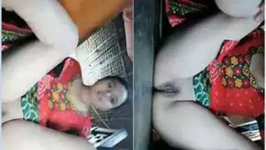 Excited Desi wench shoves fingers into XXX cave to satisfy it