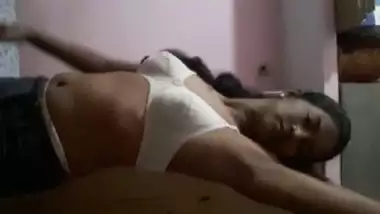 Desi girl remove dress and show her boob