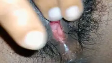 Desi bhabi big pussy fingering