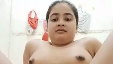 Soft sexy figured Indian girl fully nude in bathroom