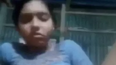 Narayanganj girl masturbating using banana MMS video