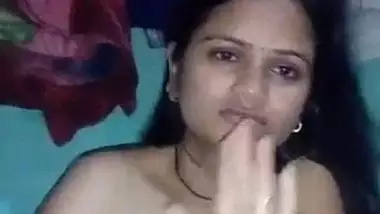 Local Indian callgirl sucking cock trying to avoid camera