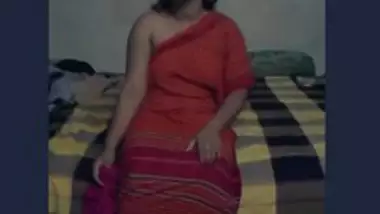 Desi cute girl ready for fucking in room