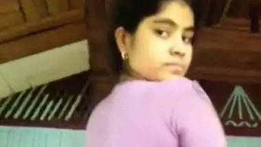 Beautiful village bachi ki virgin yoni show MMS