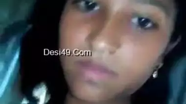 Young Desi XXX model thinks spectators deserve to see her tits