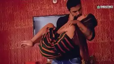 Tamil naukraani ki chut ko home owner ne jor se thoka