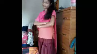 Desi Cute girl mms for you