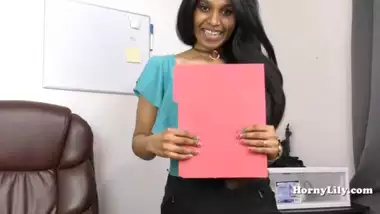 Slutty Indian secretary shows off her skills to...