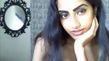 Bewitching Desi girl talks on webcam dressed only in sexy XXX bra