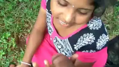 Sexy Telugu girl Gives blowjob outdoor