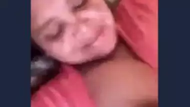 Bhabi Showing boobs video call